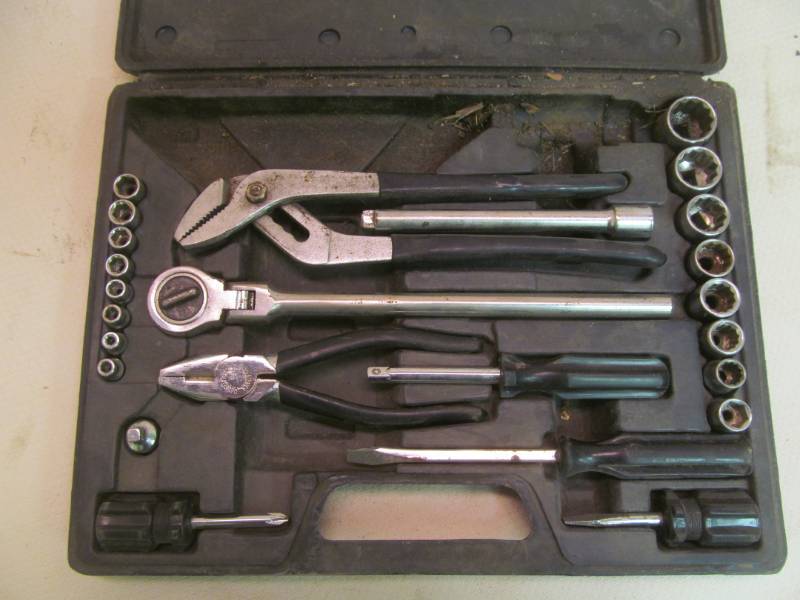 lot 107 image: Allied SocketPlier set in case
