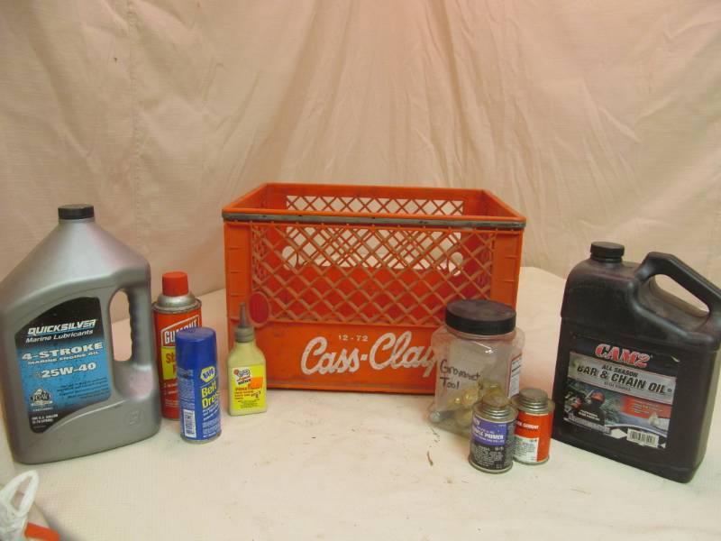 lot 112 image: Dairy Crate, 4 Stroke Quicksilver, Bar Chain Oil