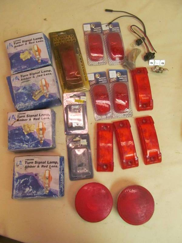 lot 113 image: Clearance lamps, Turn signal lamps