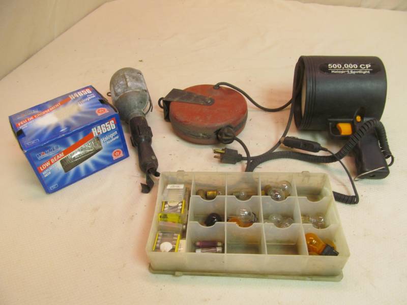 lot 115 image: Assortment of lightsbulbs