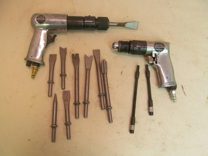 lot 124 image: Air Hammer, Chisel Set