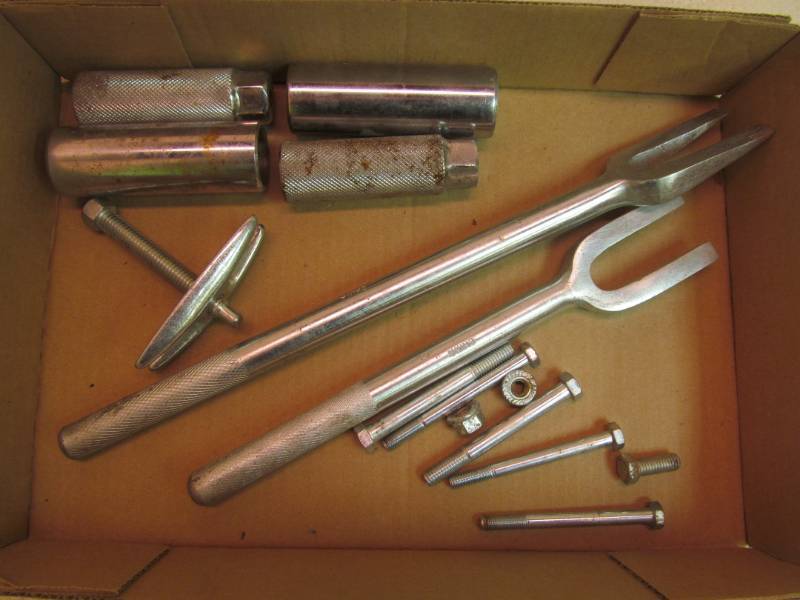 lot 155 image: Suspension Repair Tools