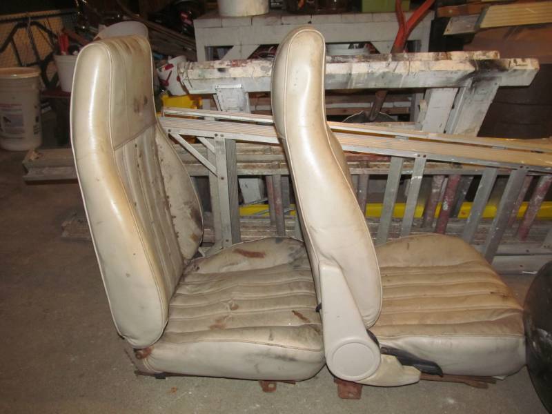 lot 176 image: 60-70s Era GM Bucket Seats