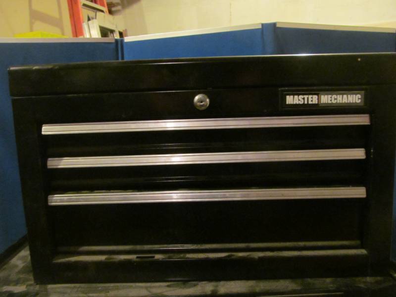 lot 181 image: Tool Chest