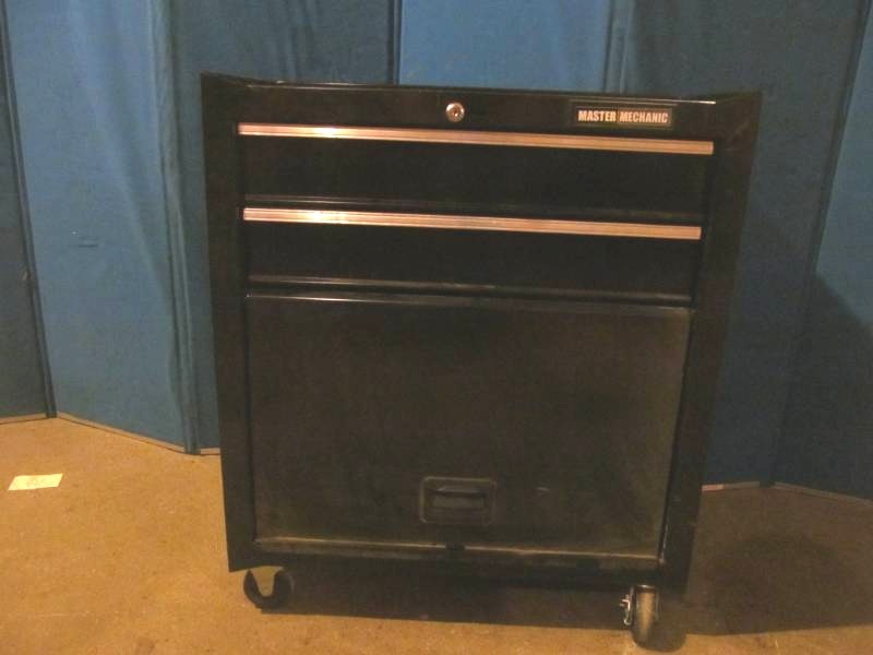 lot 182 image: Tool Box