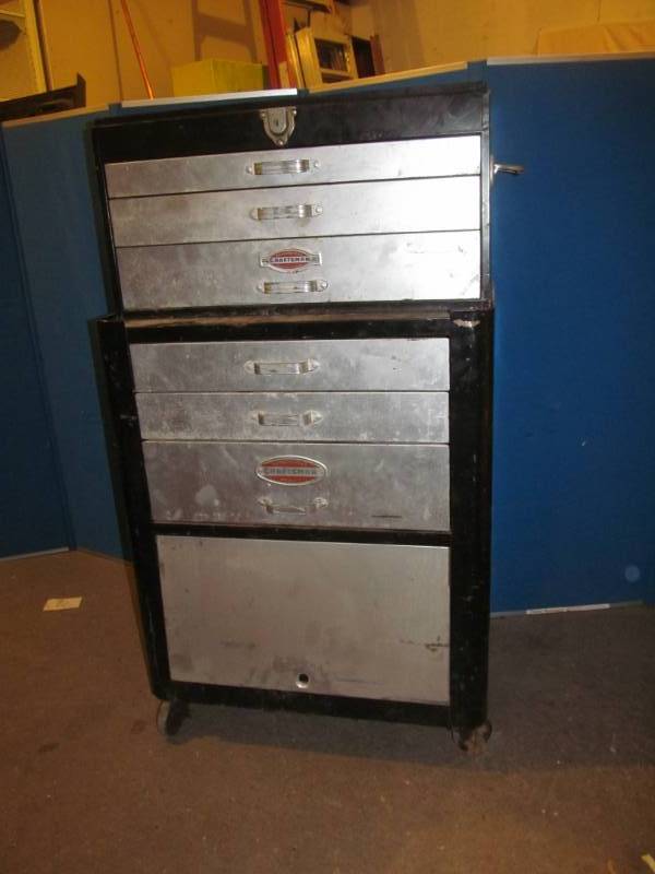 lot 183 image: Roller Cabinet w stack on tool chest
