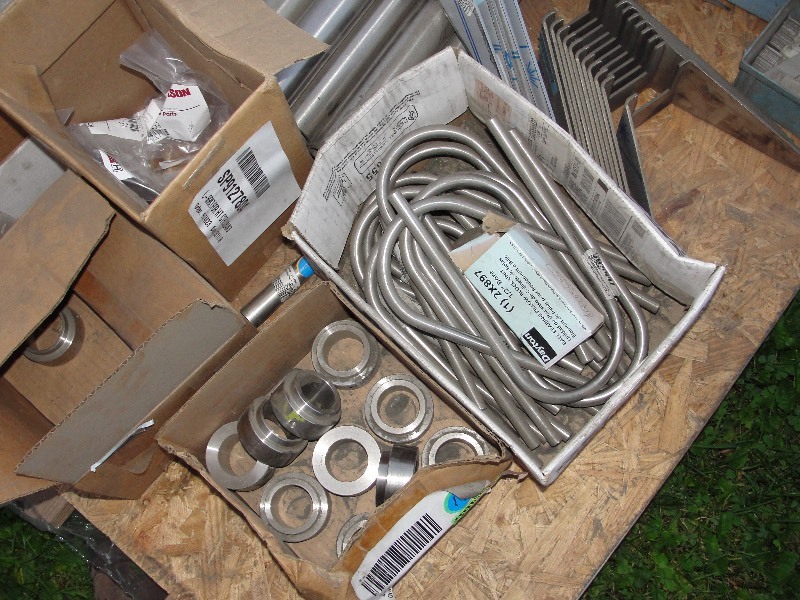 PALLET MISC. STAINLESS  N ALUMINUM  BRACKETS, TUBING, U-BOLTS, PIPING