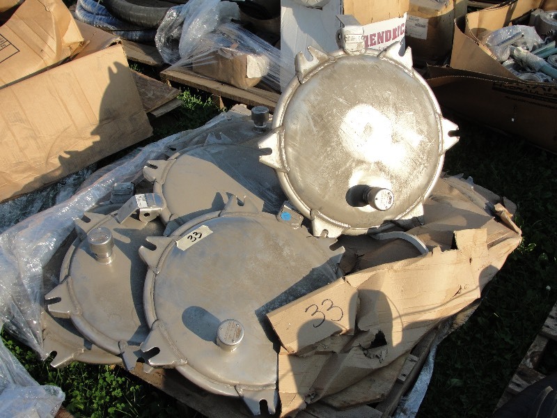 7 BETTS STAINLESS STEEL PRESSURE MANWAY COVERS