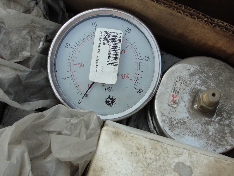 PRESSURE GAUGES, CLAMPS, INSPECTION COVERS