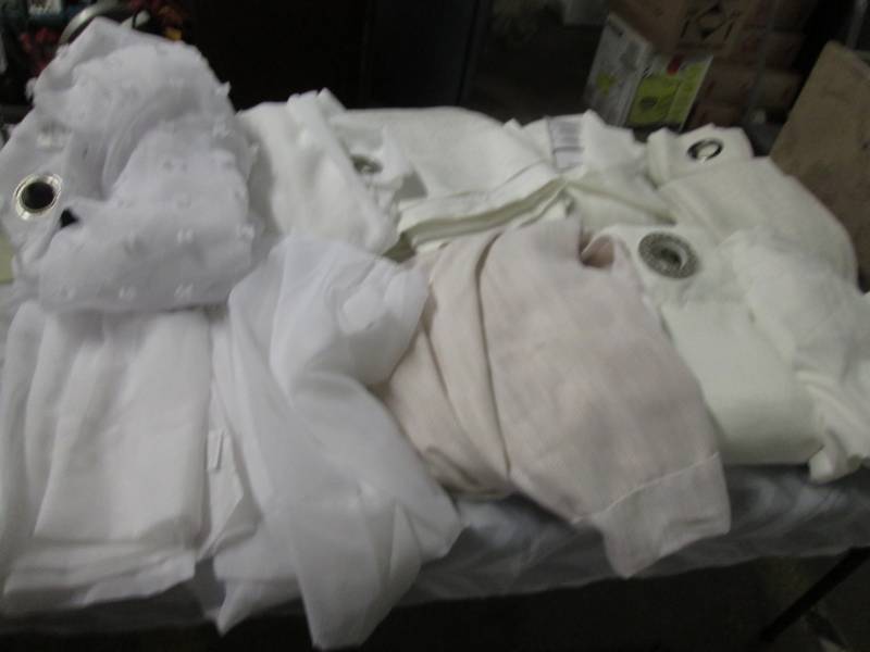 lot 5 image: Lot of 10 Assorted White & Ivory Cu...
