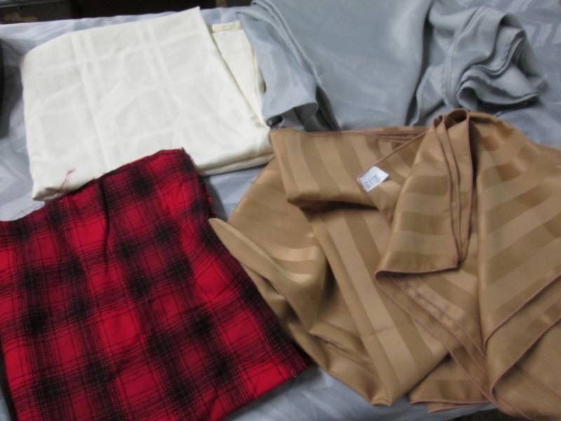 lot 19 image: 4 Assorted Sized Table Cloths...