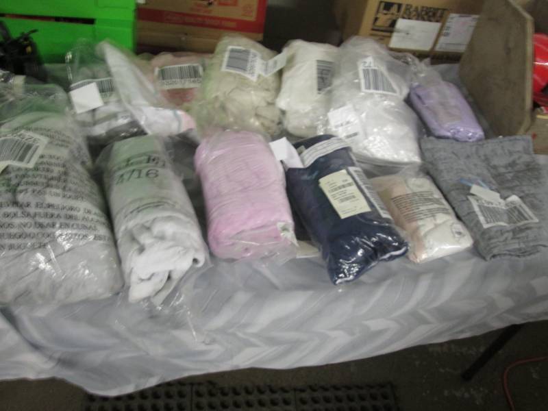 lot 41 image: 12 Pre-personalized Kids Blankets &...