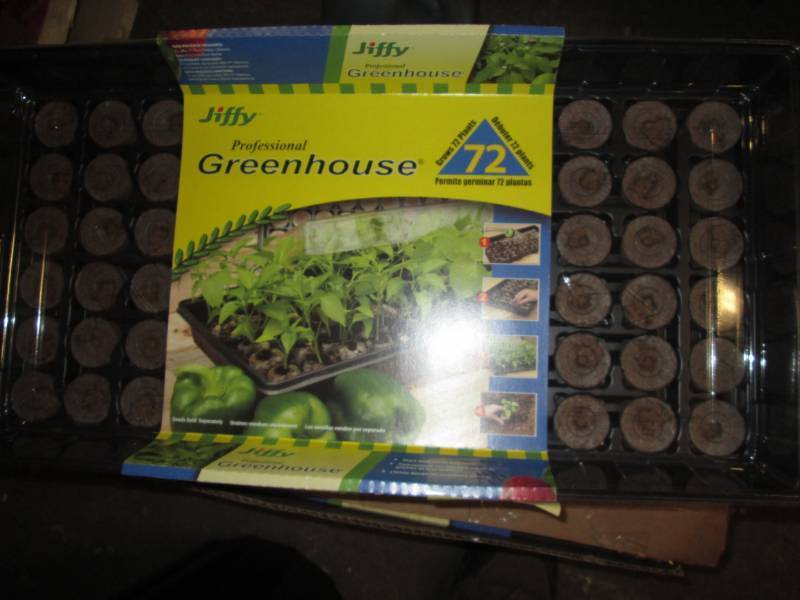 lot 62 image: Box of 21 - 72pks Jiffy Professiona...