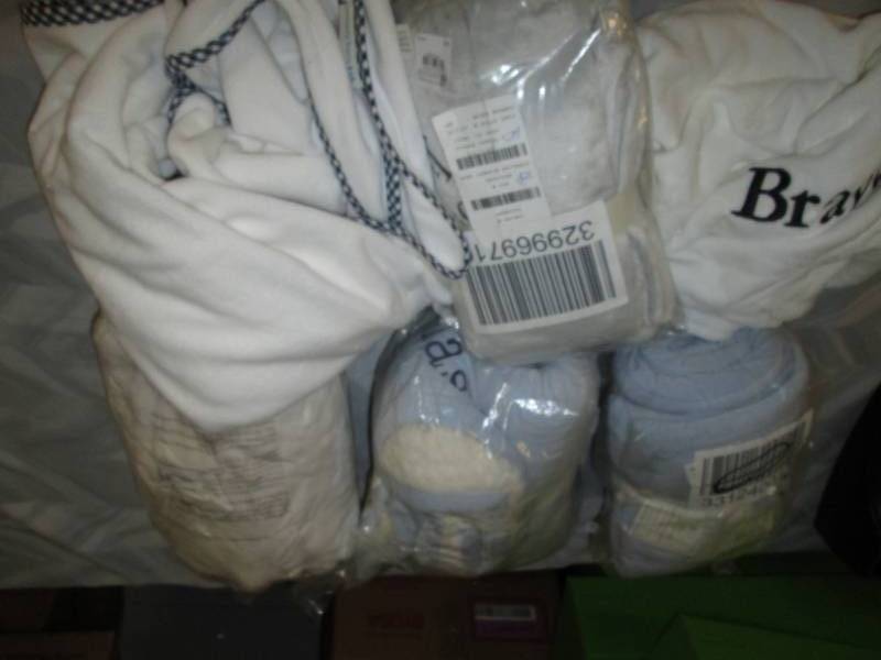 lot 78 image: 4 Pre-personalized Stroller Blanket...