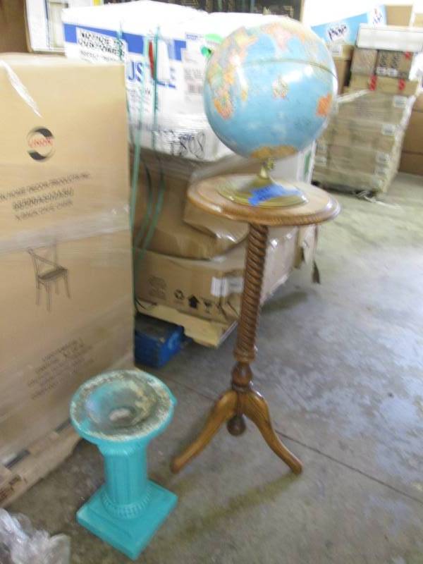 lot 133 image: Old Globe( still has USSR), Plant s...