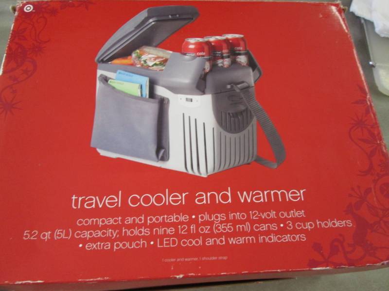 lot 145 image: Travel Cooler & Warmer...