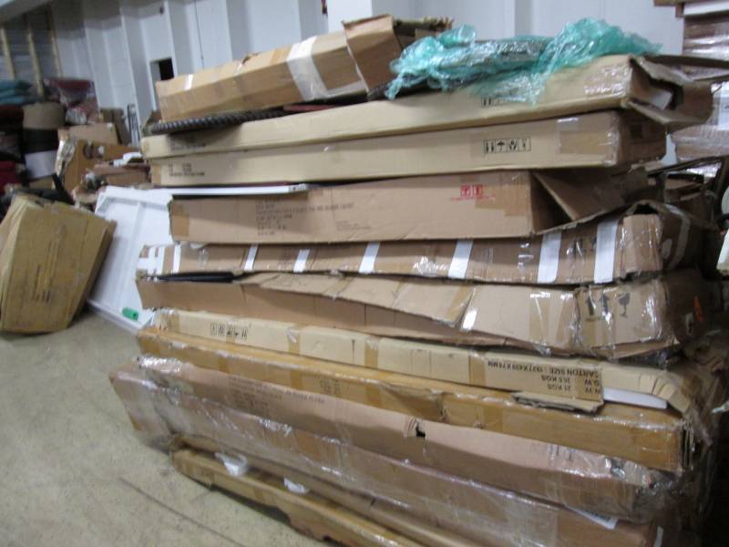 lot 161 image: Pallet of Furniture Damaged or Mis...