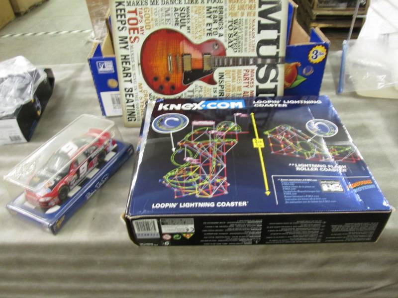 lot 168 image: Metal Wall Dcor, Knex Set, Model ...
