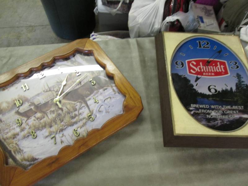 lot 194 image: Lit Schmidt Beer Clock, Deer Clock...
