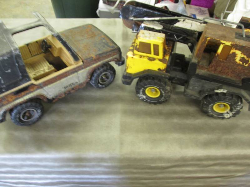 lot 195 image: Tonka Toys...