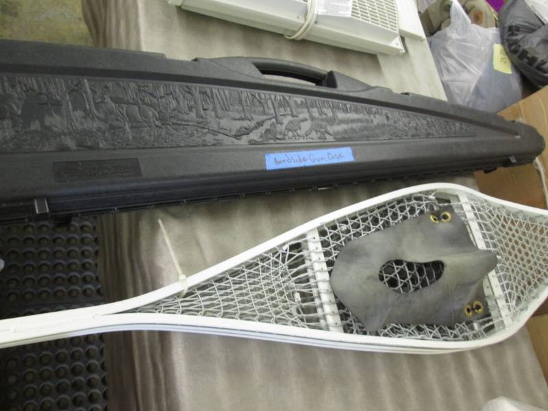 lot 259 image: Hardside Gun Case, Snowshoes...