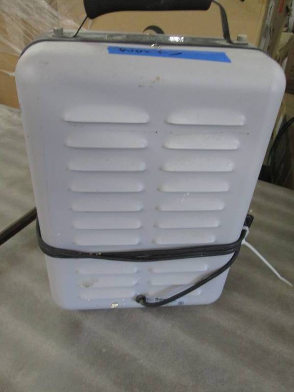 lot 268 image: Electric Heater- tested, Vintage To...