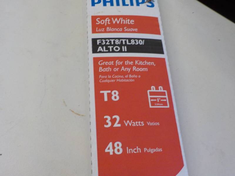 lot 14 image: 6 Soft White Philips TS Bulbs...