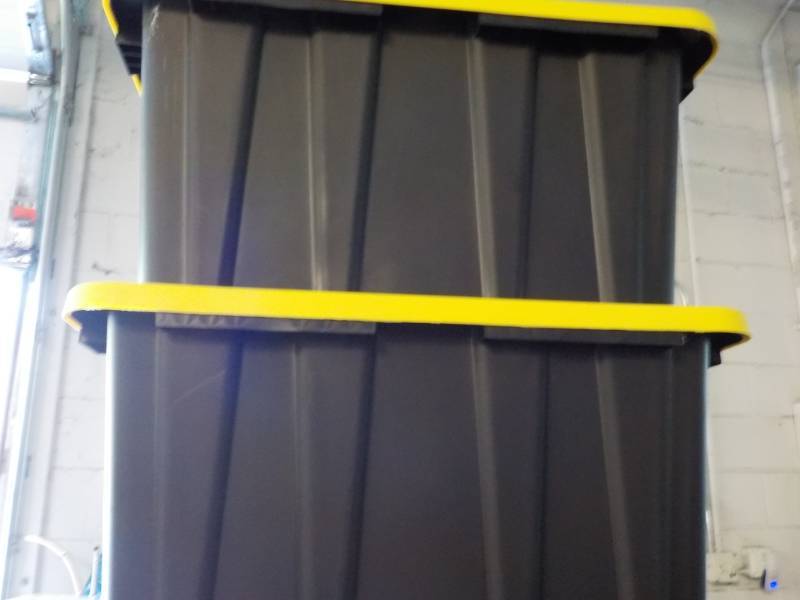 lot 29 image: 2 -27 Gallon HDX Tough Totes...