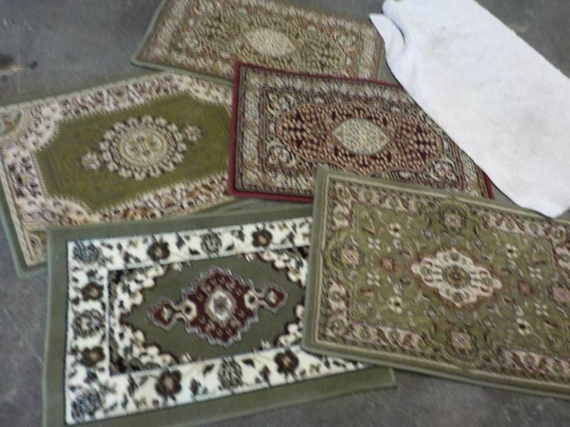 lot 30 image: 6 - 22 x 32 Rugs...