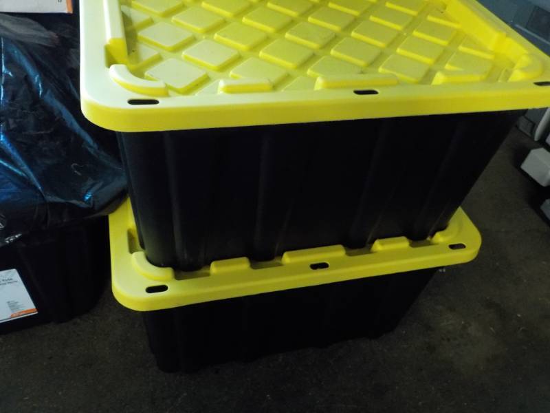 lot 34 image: 2 -27 Gallon HDX Tough Totes...