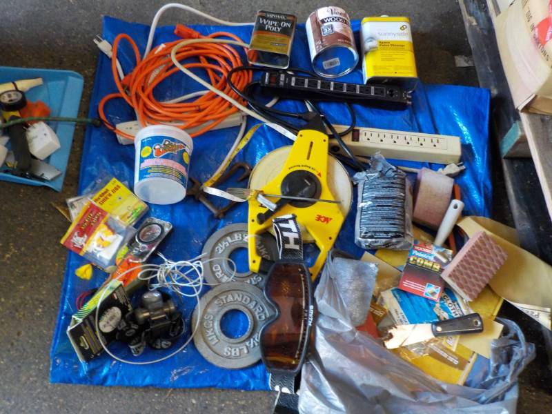 lot 43 image: Large Blue Tarp,  extension Cords a...