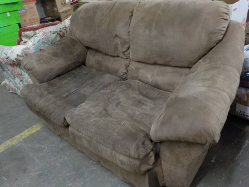 lot 50 image: Love Seat 64 Long...