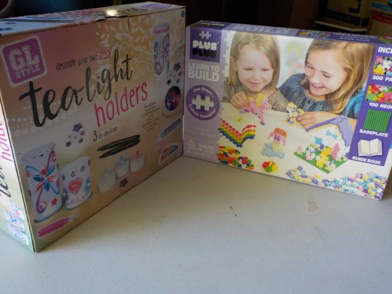 lot 80 image: Learn to Build Kit and Tea Light Ho...