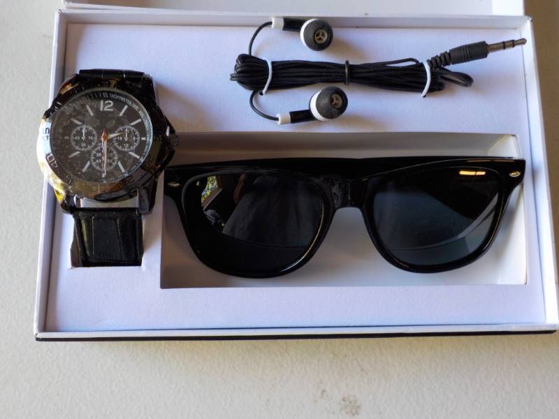 lot 94 image: New Gift Set...