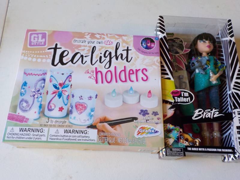 lot 97 image: New Blatz Jade Doll and Tea Light H...
