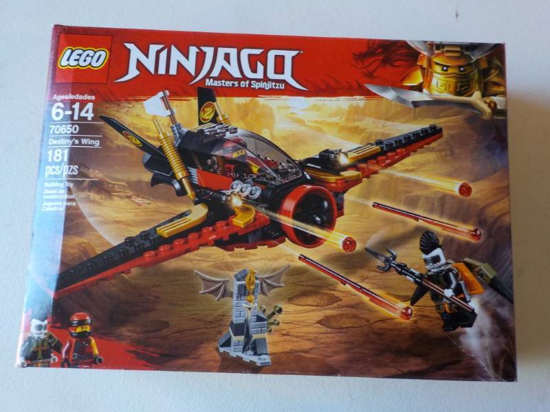lot 109 image: New LEGO Ninjago...