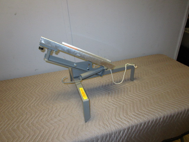CHAMPION CLAY PIGEON LAUNCHER