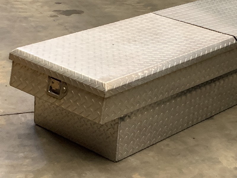 lot 22 image: Aluminum Truck Toolbox
