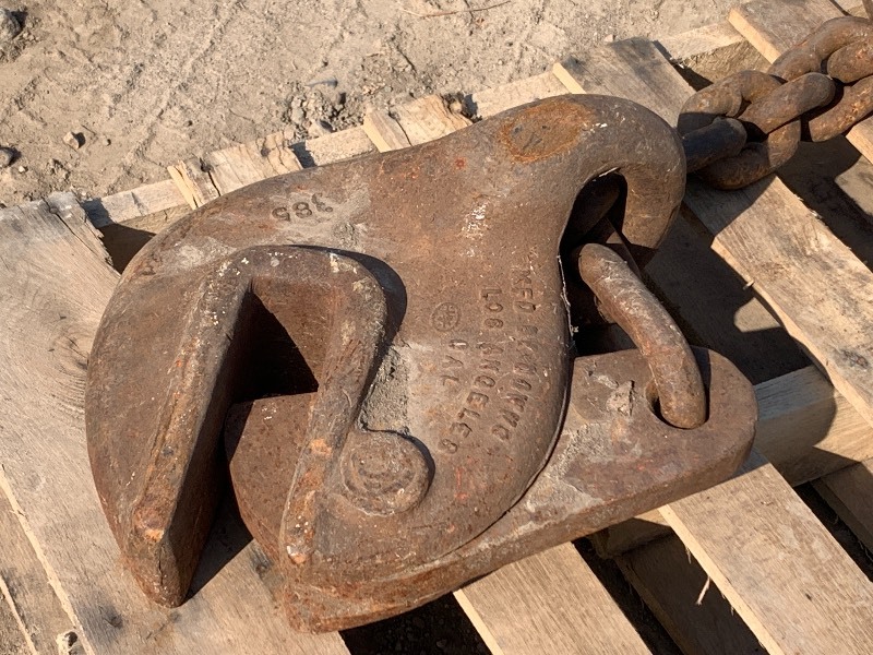 lot 13 image: Downs Cast Iron Rail Picker