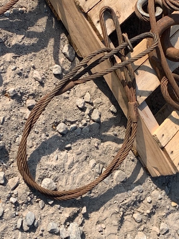 lot 15 image: Lot Of Heavy Duty Steel Cable Chokers