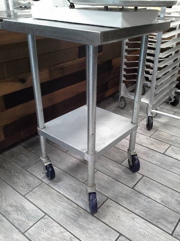 lot 109 image: NSF 2-Tier Food Cart