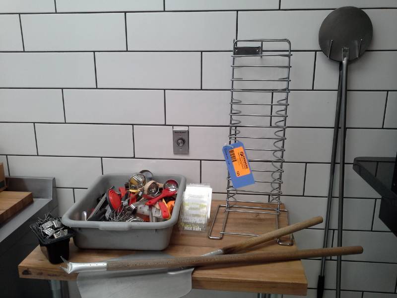 lot 125 image: Pizzeria Cooking Utensils