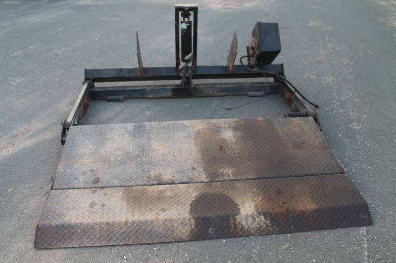 lot 21 image: Lift Gate