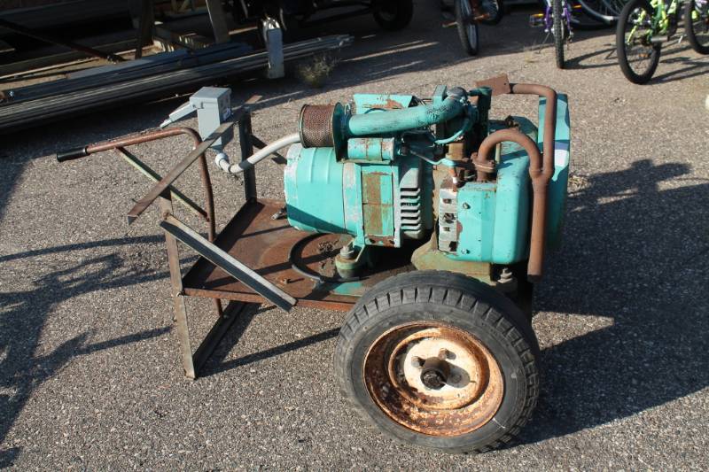 lot 32 image: Onan Electric Generator Set