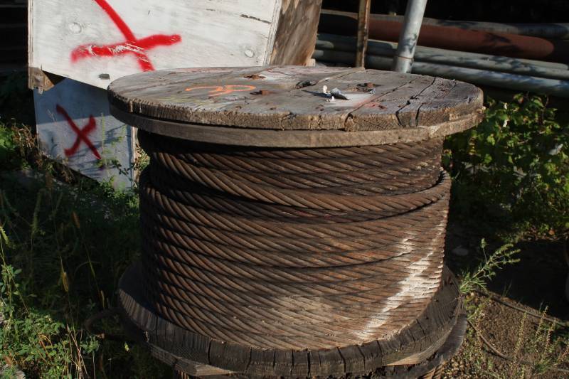 lot 52 image: 1316 Steel Cable Spool