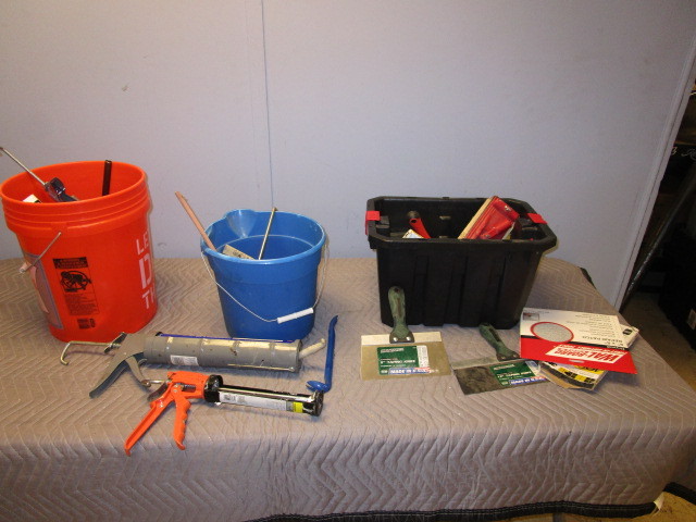 lot 314 image: DRYWALL TOOLS AND CAULKING GUN SUPPLIES