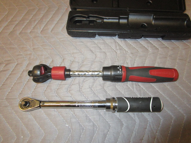 lot 321 image: HUSKY TORQUE WRENCH WITH CRAFTSMAN SCREWDRIVER RATCHET