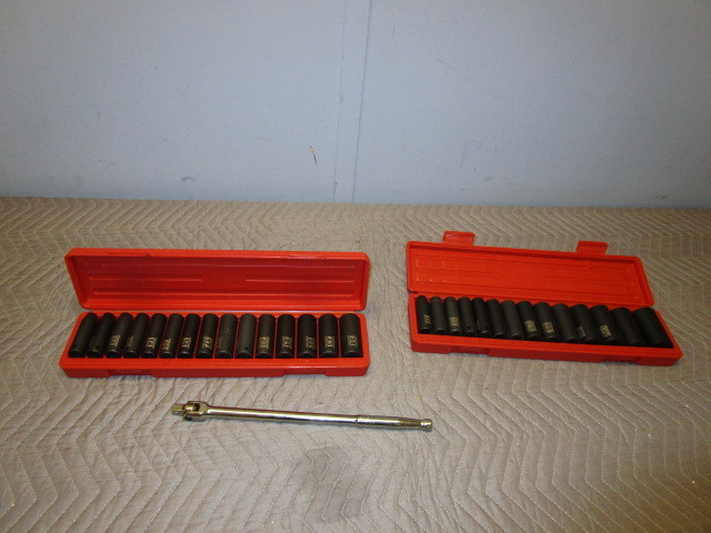 lot 322 image: TEKTON IMPACT SOCKETS AND HUSKY BREAKER BAR