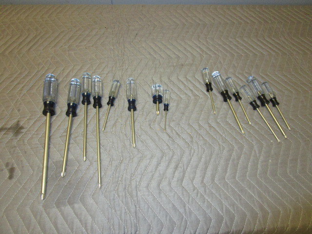 lot 334 image: CRAFTSMAN PHILIPS HEAD AND TORX SCREW DRIVERS