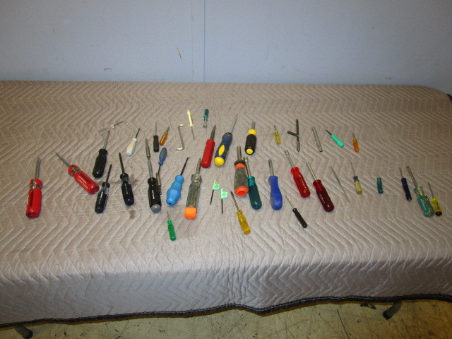 lot 336 image: ASSORTED SCREWDRIVERS AND SOCKET DRIVERS